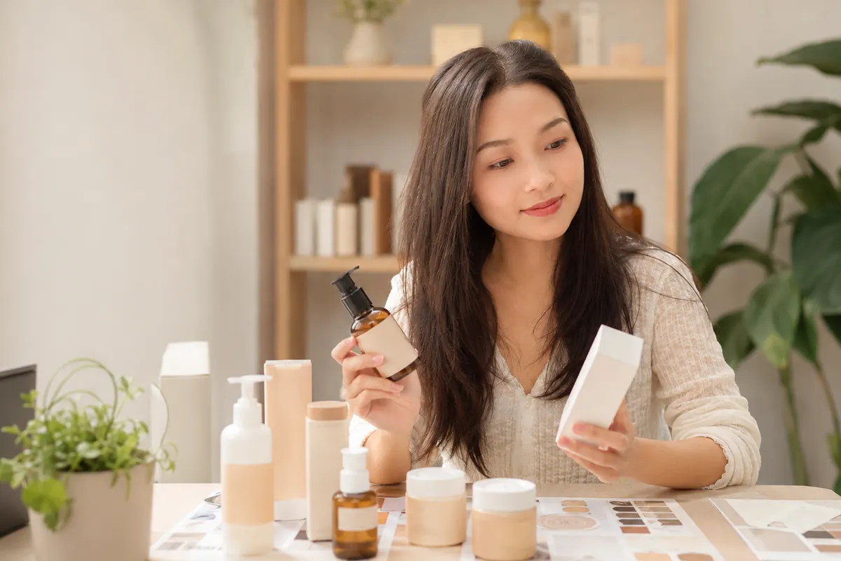 Kelsy reviewing private label packaging requirements